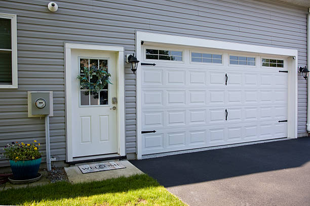 24/7 Emergency Garage Door Panel Replacement experts in Caledonia County County, VT